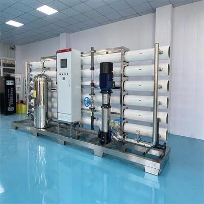 কেনা 500LPH RO জল পরিশোধন সরঞ্জাম পিএলসি নিয়ন্ত্রণ এবং স্টেইনলেস স্টীল কাঠামো সঙ্গে দক্ষ জল পরিশোধন জন্য অনলাইনে উৎপাদন